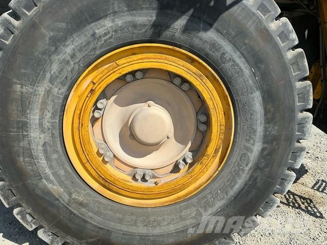 Komatsu HD465-7EO Dumper - Knickgelenk