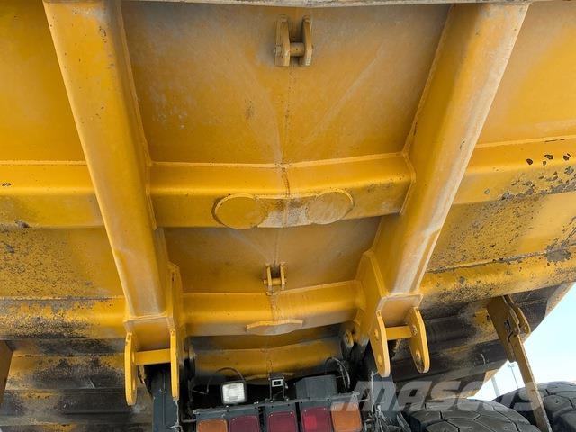 Komatsu HD465-7EO Dumper - Knickgelenk