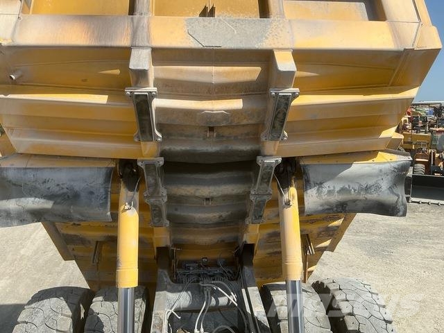 Komatsu HD465-7EO Dumper - Knickgelenk