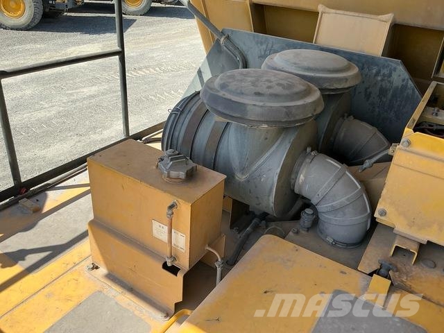 Komatsu HD465-7EO Dumper - Knickgelenk