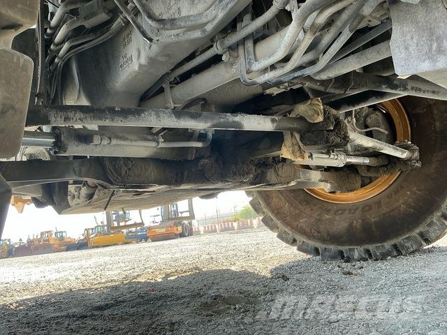 Komatsu HD465-7EO Dumper - Knickgelenk