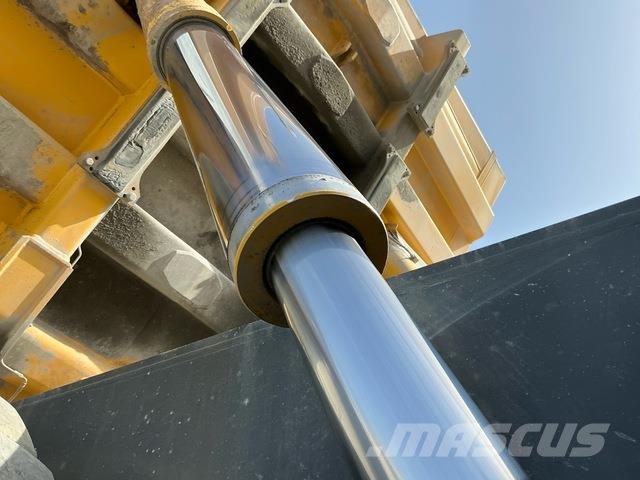 Komatsu HD465-7EO Artikulētie pašizgāzēji