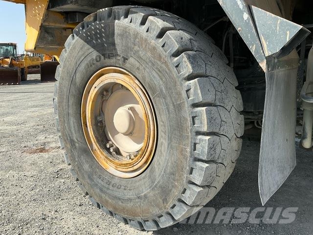 Komatsu HD465-7EO Artikulētie pašizgāzēji