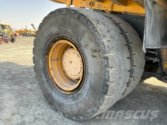 Komatsu HD465-7EO Artikulētie pašizgāzēji