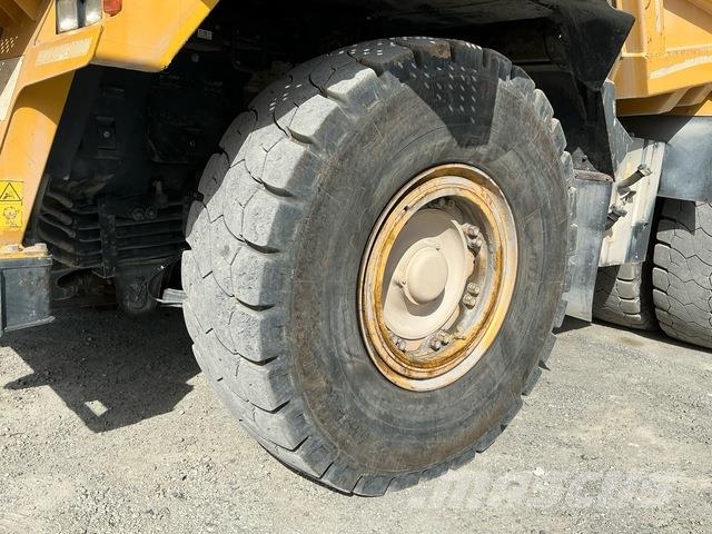 Komatsu HD465-7EO Artikulētie pašizgāzēji