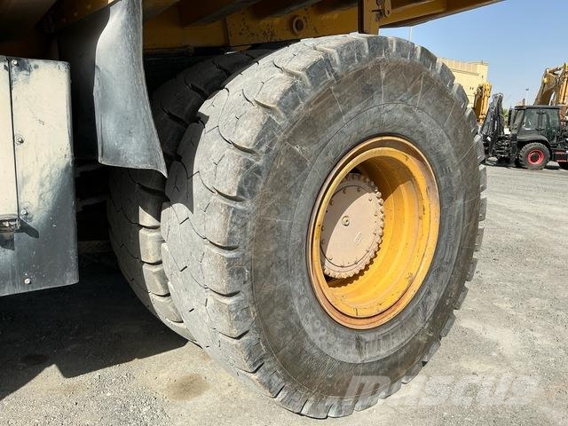 Komatsu HD465-7EO Artikulētie pašizgāzēji