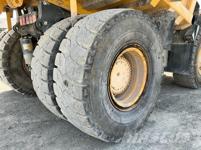 Komatsu HD465-7EO Artikulētie pašizgāzēji