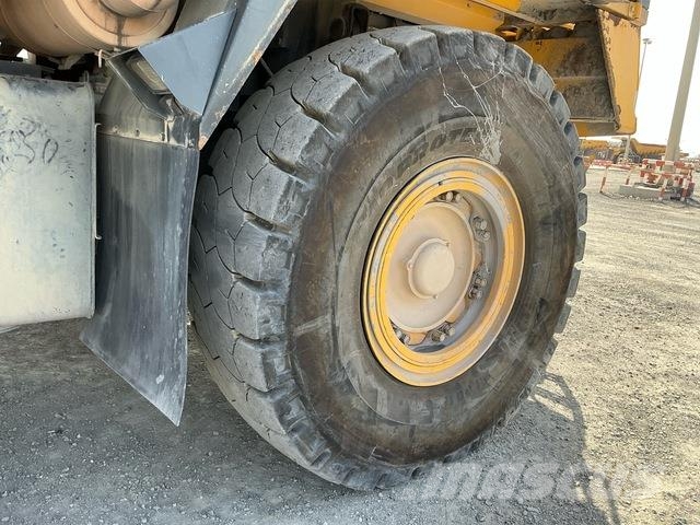 Komatsu HD465-7EO Artikulētie pašizgāzēji