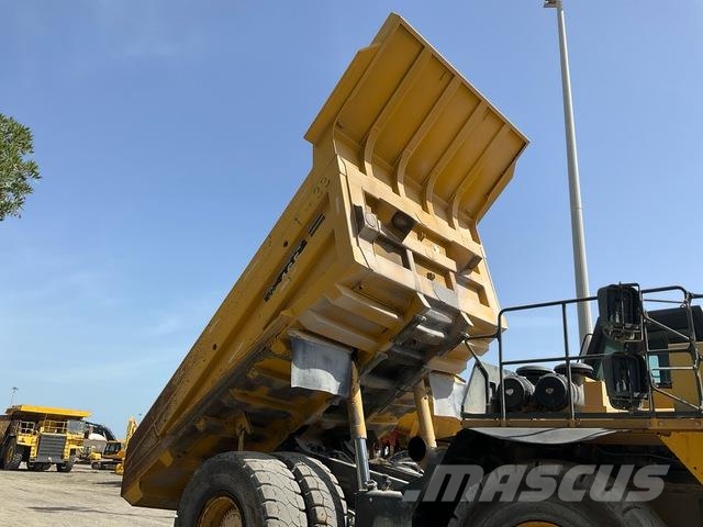 Komatsu HD465-7EO Artikulētie pašizgāzēji