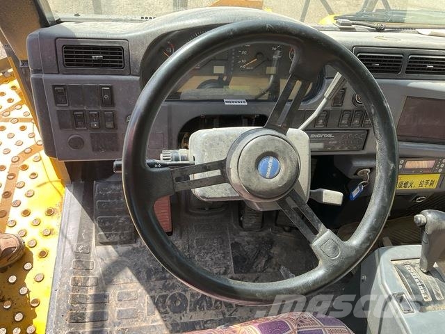 Komatsu HD465-7EO Artikulētie pašizgāzēji
