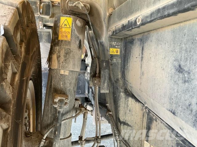 Komatsu HD465-7EO アーティキュレート式ダンプトラック