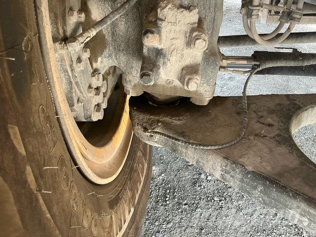 Komatsu HD465-7EO アーティキュレート式ダンプトラック