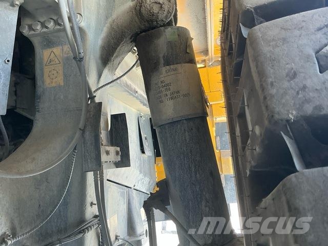 Komatsu HD465-7EO アーティキュレート式ダンプトラック