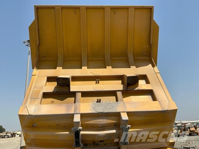 Komatsu HD465-7EO アーティキュレート式ダンプトラック