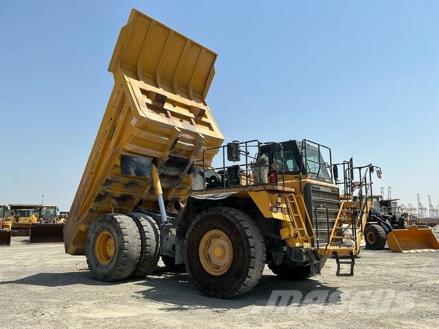 Komatsu HD465-7EO アーティキュレート式ダンプトラック