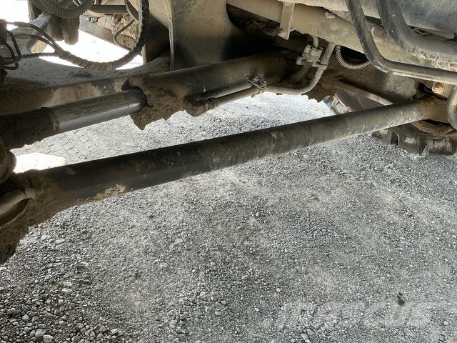 Komatsu HD465-7EO アーティキュレート式ダンプトラック