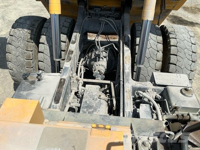 Komatsu HD465-7EO アーティキュレート式ダンプトラック