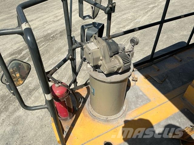 Komatsu HD465-7EO アーティキュレート式ダンプトラック
