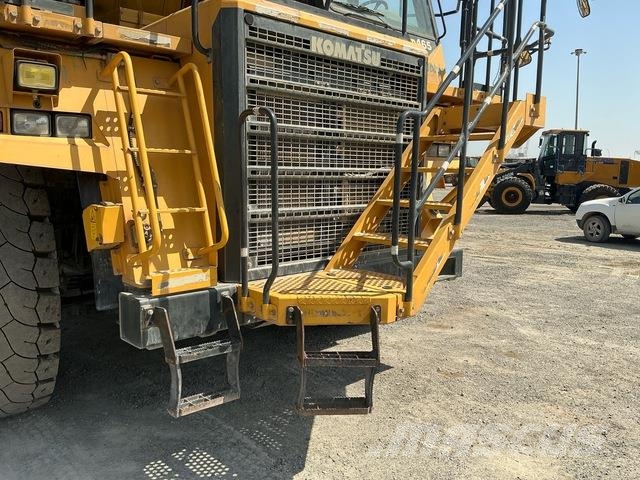Komatsu HD465-7EO アーティキュレート式ダンプトラック