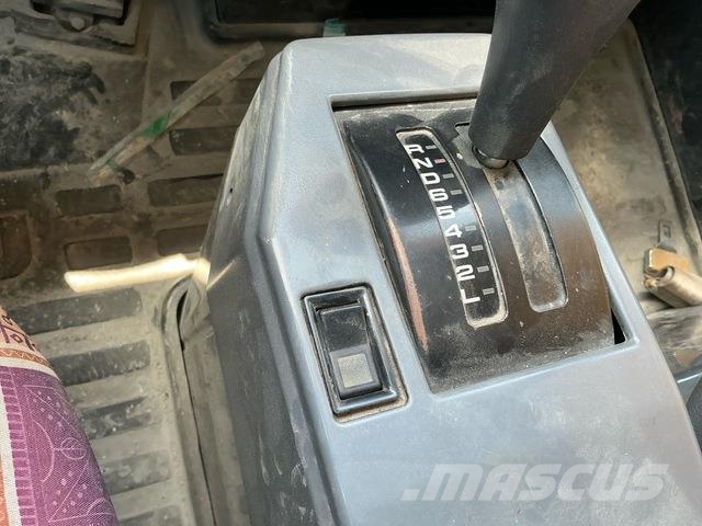 Komatsu HD465-7EO アーティキュレート式ダンプトラック