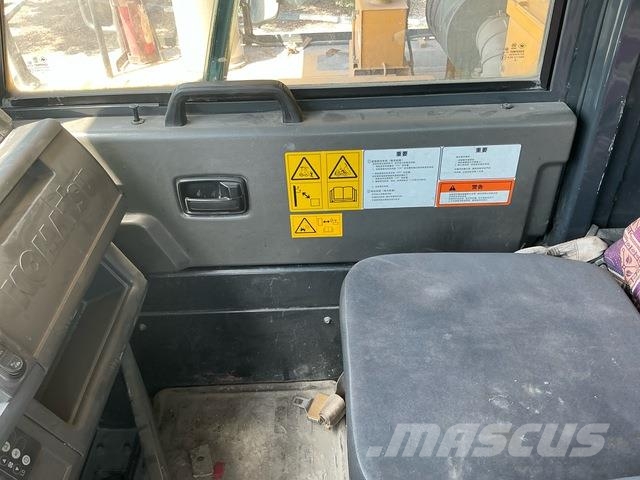 Komatsu HD465-7EO アーティキュレート式ダンプトラック