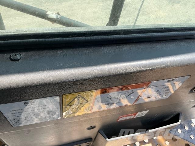 Komatsu HD465-7EO アーティキュレート式ダンプトラック