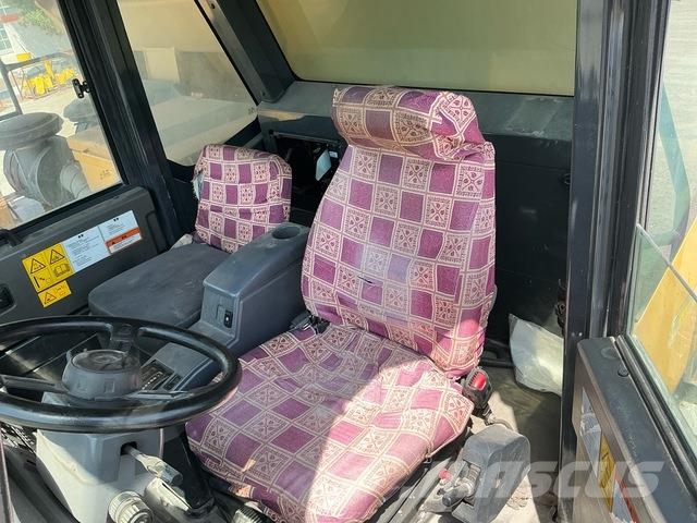 Komatsu HD465-7EO アーティキュレート式ダンプトラック