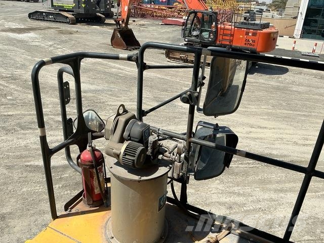 Komatsu HD465-7EO アーティキュレート式ダンプトラック
