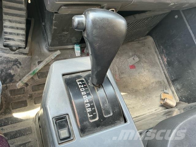 Komatsu HD465-7EO アーティキュレート式ダンプトラック