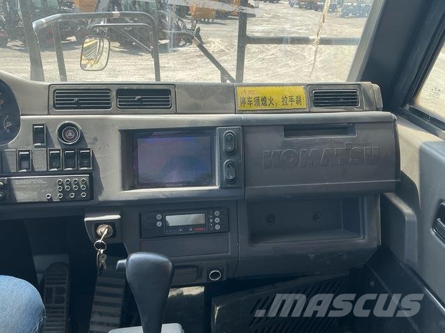 Komatsu HD465-7EO アーティキュレート式ダンプトラック