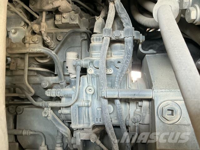 Komatsu HD465-7EO アーティキュレート式ダンプトラック