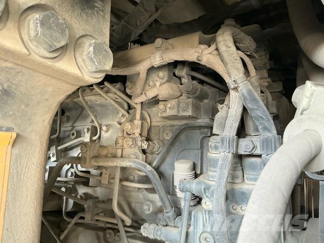 Komatsu HD465-7EO アーティキュレート式ダンプトラック