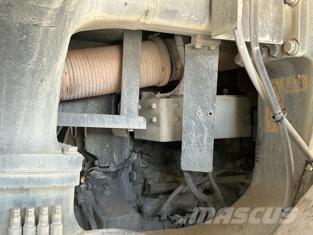 Komatsu HD465-7EO アーティキュレート式ダンプトラック