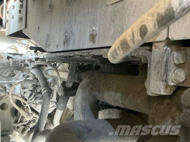 Komatsu HD465-7EO アーティキュレート式ダンプトラック