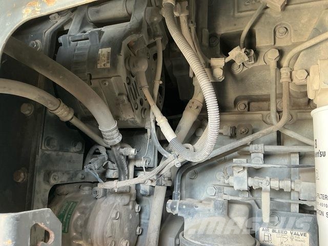 Komatsu HD465-7EO アーティキュレート式ダンプトラック