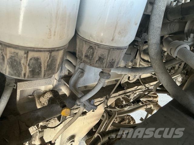 Komatsu HD465-7EO アーティキュレート式ダンプトラック