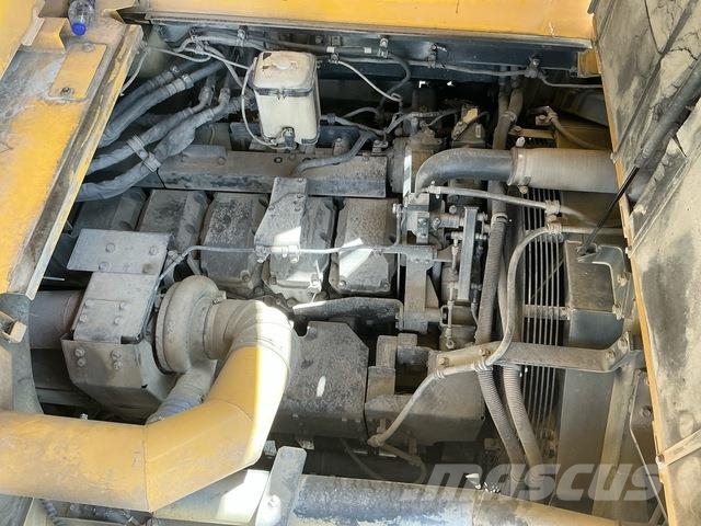 Komatsu HD465-7EO アーティキュレート式ダンプトラック