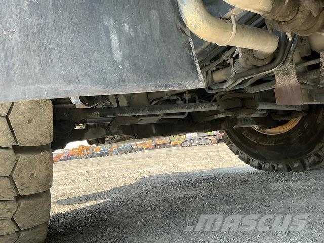 Komatsu HD465-7EO アーティキュレート式ダンプトラック