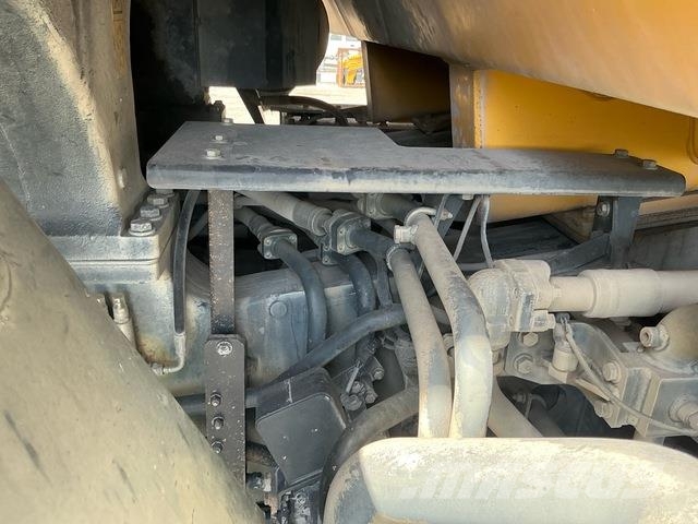 Komatsu HD465-7EO アーティキュレート式ダンプトラック
