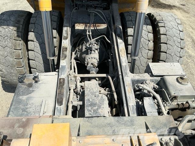 Komatsu HD465-7EO アーティキュレート式ダンプトラック