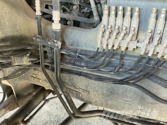 Komatsu HD465-7EO アーティキュレート式ダンプトラック