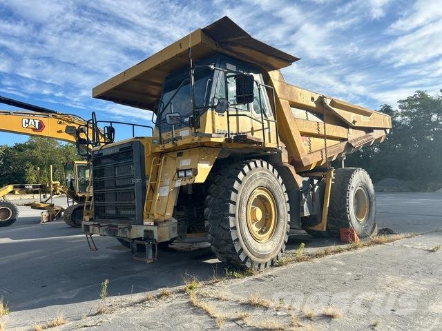 Komatsu HD605-7E0 Terrængående lastbiler