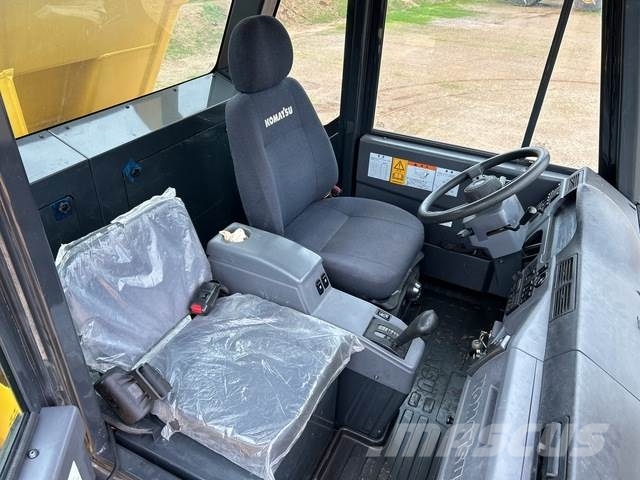 こてつ　エッグ60個 Komatsu HD605-5 Specifications & Technical Data (2000-2007