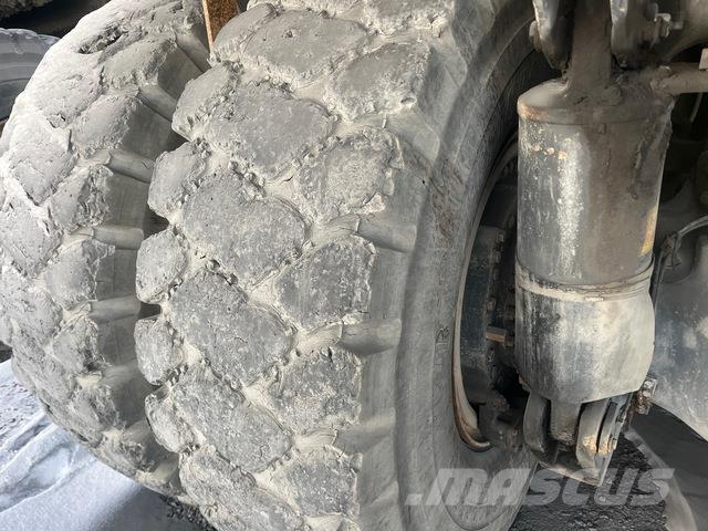 Komatsu HD605-7EO Зчленовані самоскиди