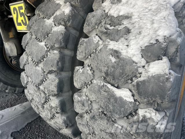 Komatsu HD605-7EO Зчленовані самоскиди