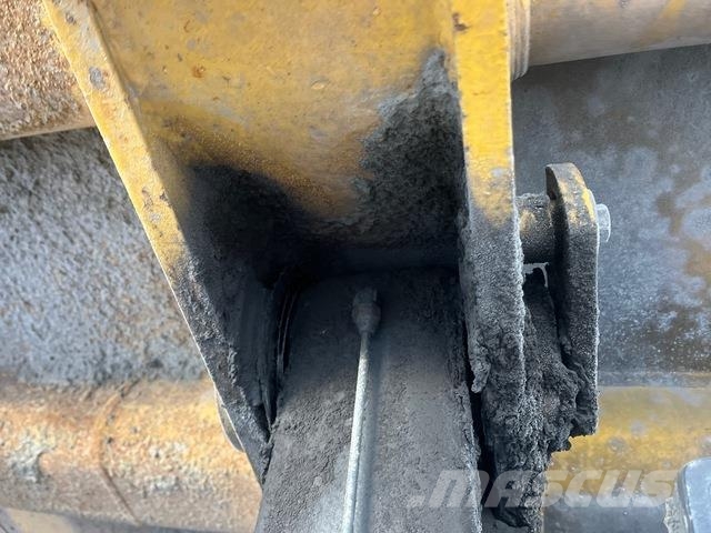Komatsu HD605-7EO Зчленовані самоскиди