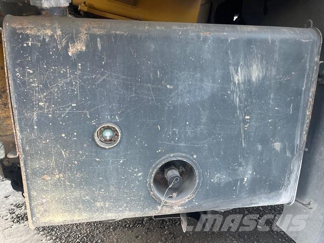 Komatsu HD605-7EO Зчленовані самоскиди