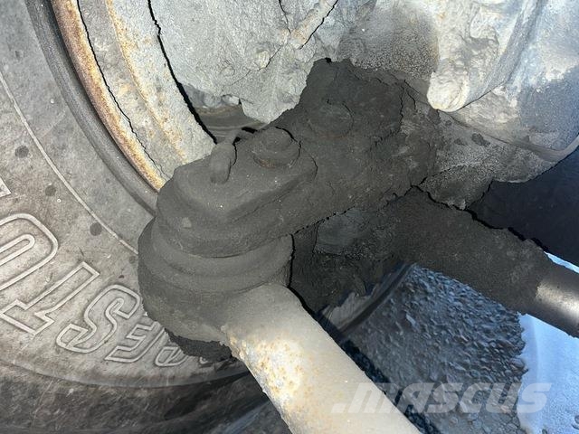 Komatsu HD605-7EO Зчленовані самоскиди