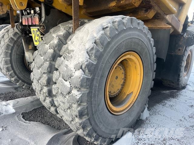 Komatsu HD605-7EO Зчленовані самоскиди
