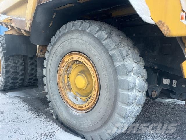 Komatsu HD605-7EO Зчленовані самоскиди